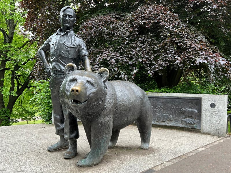 Unveiled in 2015, this unique bronze statue is situated in Edinburgh’s Princes Street Gardens. It honours the Syrian brown bear known as Wojtek who served in Poland’s military during the Second World War and stands to commemorate Scotland and Poland’s close ties.