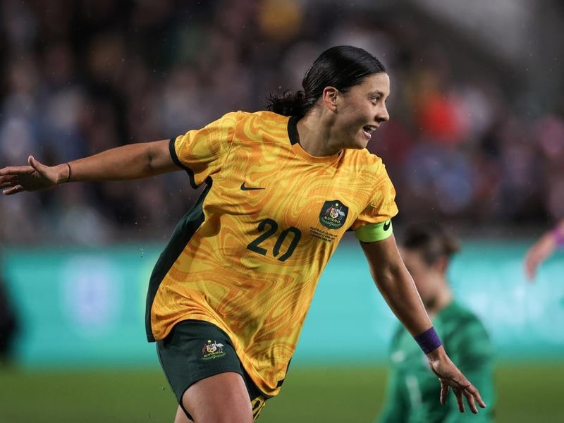 Surprisingly the Australian team are not seen as one of the frontrunners for the trophy. Home nation, recently become the first team to beat England in over 30 games and Sam Kerr up top? They have a fantastic chance at lifting the trophy.