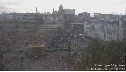 Glasgow:Police to disperse fans from George Square due to the ‘level of disorder’