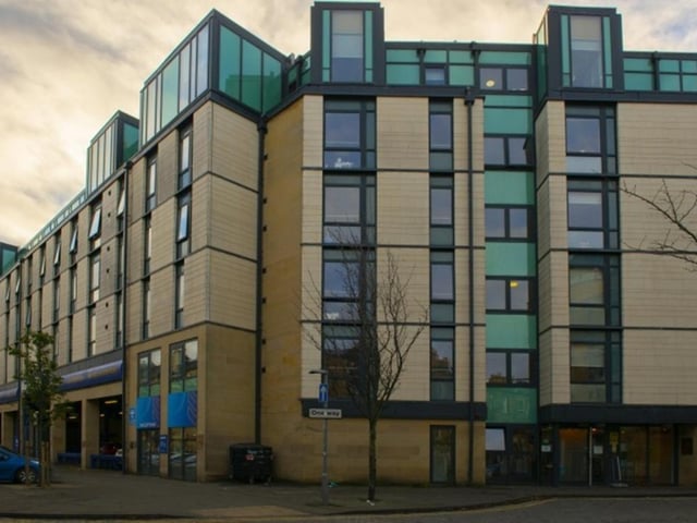 Previous guests have praised the modern and clean rooms on offer at the Edinburgh Ensuite Rooms & Studios. It's conveniently located in the Broughton area of Edinburgh, less than a 20 minute walk to the Royal Mile. A room for the weekend will set you back £301.