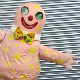 Complete with bow tie, toothy grin and green jiggling eyes, the 30-year-old costume was handmade for the BBC TV show Noel's House Party in the 1990s. Credit to eBay/mrwifey01