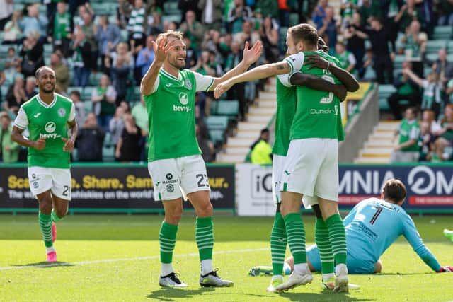 Dylan Vente celebrates with his Hibs team-mates after scoring off the bench against Raith Rovers. (Photo by Ross Parker / SNS Group)