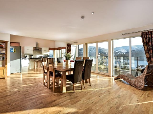 Dining room.