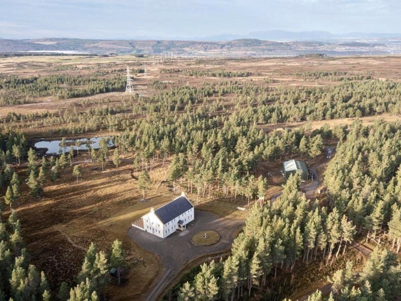 The property is set within a rural setting five miles south of Inverness, and close to bases for a wide range of local recreational activities, including fishing and shooting