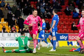 Hearts' Lawrence Shankland celebrates after scoring the winner against St Johnstone. (Photo by Mark Scates / SNS Group)