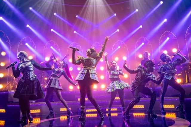 Broadway’s Queens: Abby Mueller (Jane Seymour), Samantha Pauly (Katherine Howard),Adrianna Hicks(Catherine of Aragon), Andrea Macasaet (Anne Boleyn), Brittney Mack (Anna of Cleves), Anna Uzele (Catherine Parr)