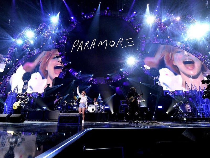 The crowd were treated to one of Hayley Williams' solo tracks when they played Crystal Clear from her 2020 solo album Petals For Armor.