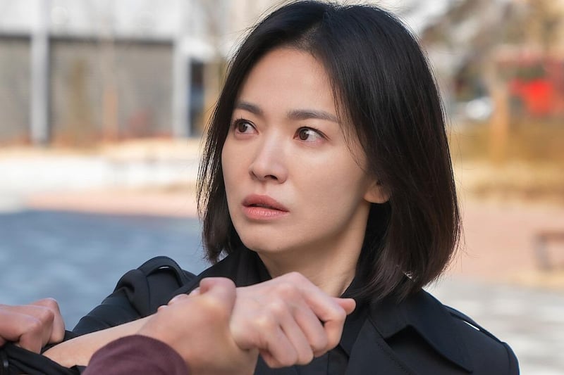 The Glory tells the story of a young woman who takes up the position of a teacher as a part of an elaborate scheme in order to get revenge on the people who made high school a hellscape for her. The series is written by Kim Eun-sook and directed by Ahn Gil-ho, with part two of the series released just last month.