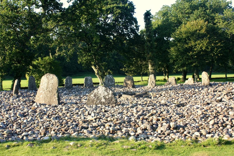 This picturesque setting is considered one of the best-preserved stone circles found in Kilmartin Glen. It is said the stone circle was used around 3000 BC and continued to be an active area even until 1000 BC.