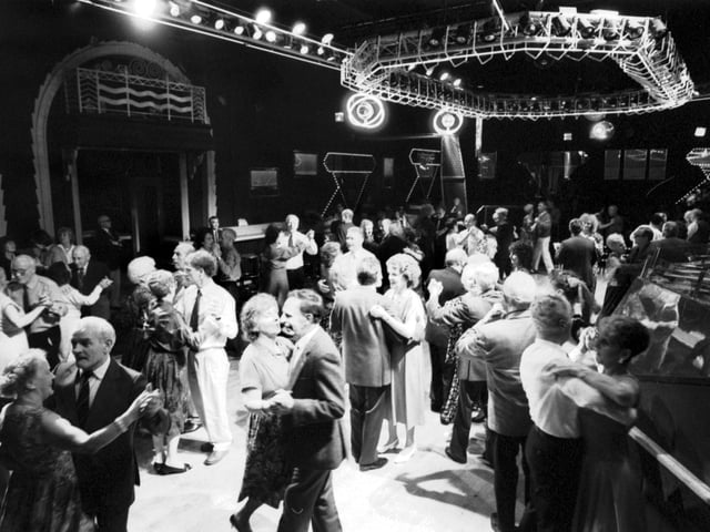 Couples dancing at the Cavendish dance hall (aka Clouds aka Coasters) at Tollcross, May 1992.