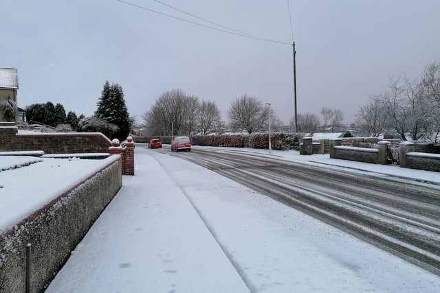 Bennochy Road in Kirkcaldy this morning - there were few cars out.