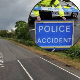 A man has died in a car crash in Houston, near Glasgow Airport.