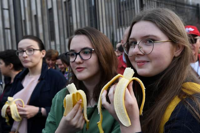 Al fresco bananas with nary a knife or fork in sight (Picture: Janek Skarzynski/AFP via Getty Images)