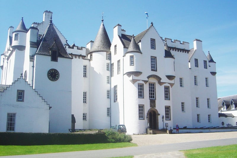 Blair Castle can be found near the village of Blair Atholl in the gorgeous region of Perthshire. The oldest part of the castle as it stands today dates back to 1269 and is referred to as “Comyn’s Tower”.