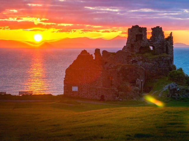 Dunure Castle features as Silkie Island in Outlander Season 3, where Jamie finds the MacKenzie Treasure. In fact,a number of Season 3 locations were filmed in the village of Dunure, including the harbour where Jamie and Claire embark on their journey to Jamaica.