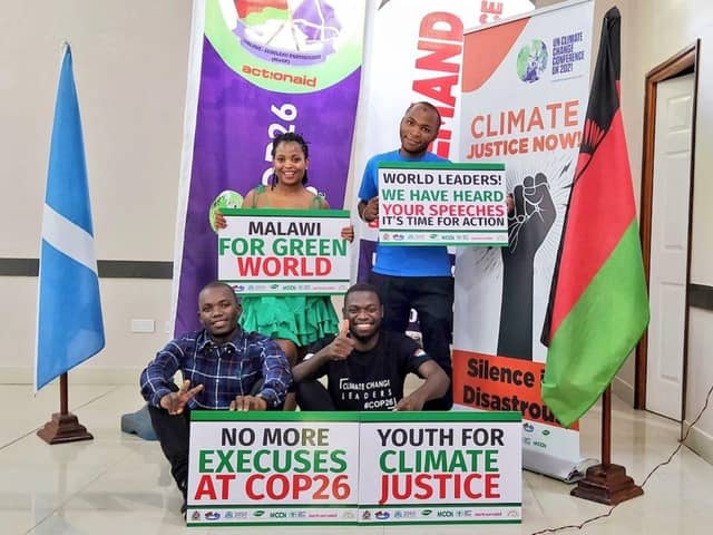 Participants in the Malawi Young Climate Leaders project get their message across