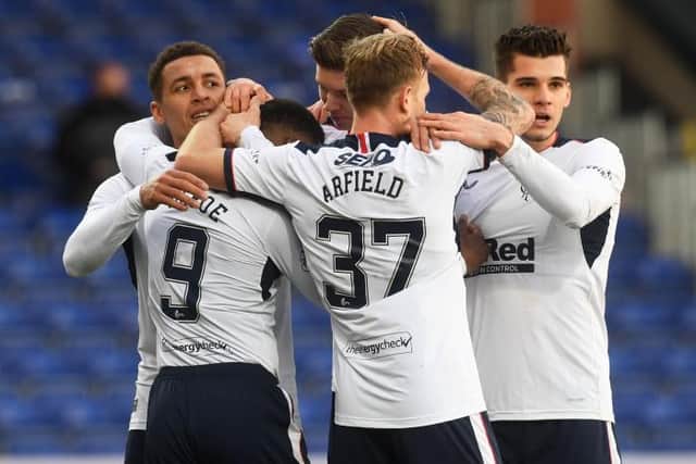 Rangers players celebrate Jermain Defoe's goal. (Photo by Craig Foy / SNS Group)