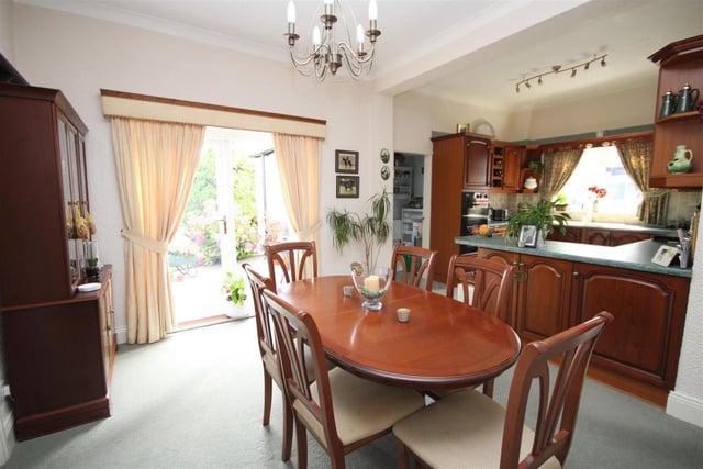 The kitchen is perfect for entertaining as it offers double doors opening to the living room and flows naturally through to the Kitchen.