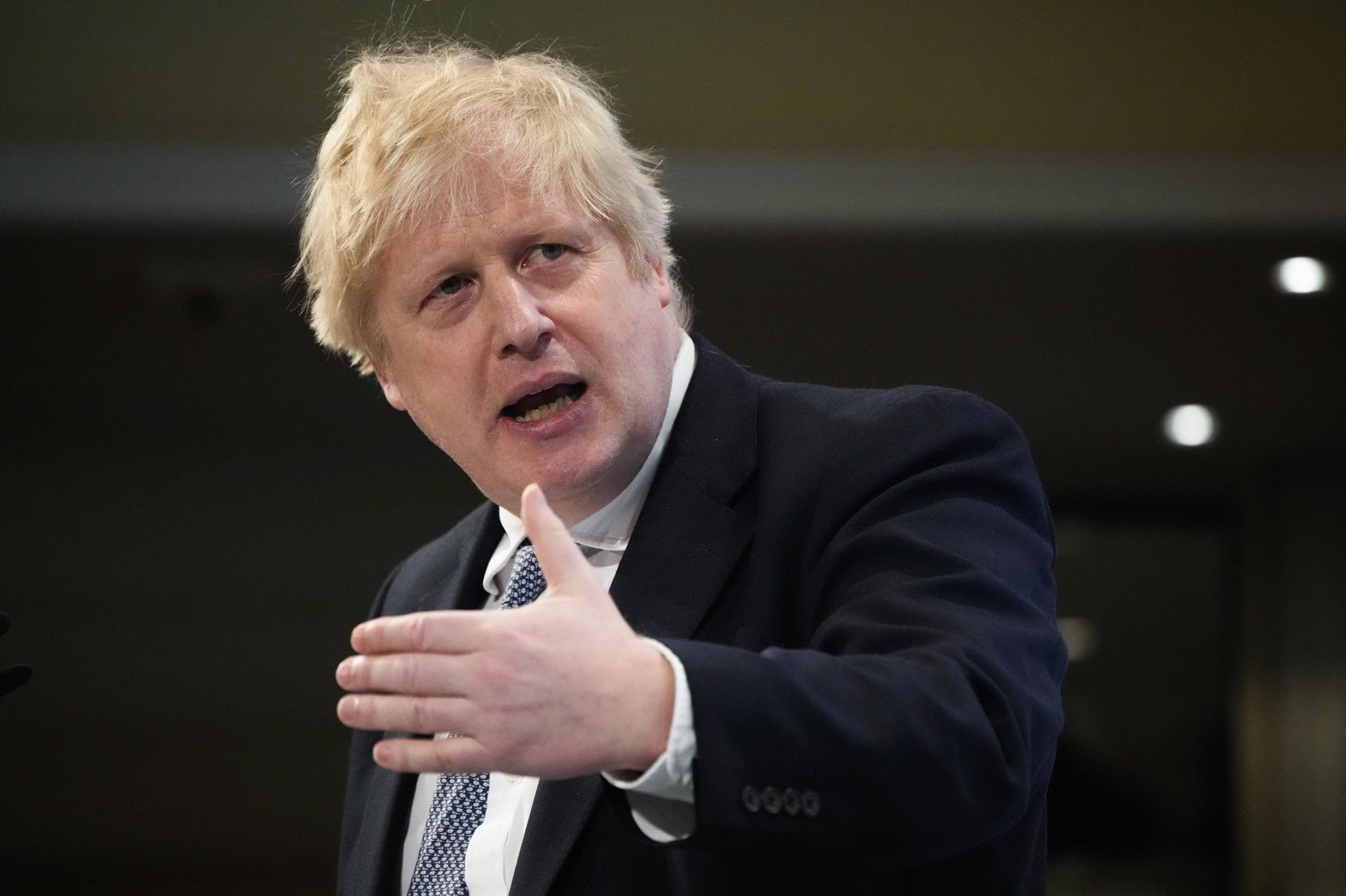 Boris Johnson to scrap Covid-19 self isolation requirements in England