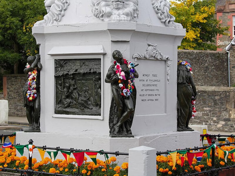 The monument can be found at the bottom of Back Row in Selkirk and was erected to honour Mungo Park who was born at Foulshiels near Selkirk. He was a traveller who explored West Africa in the 18th century and reportedly became the first Westerner to visit the central part of the Niger River.