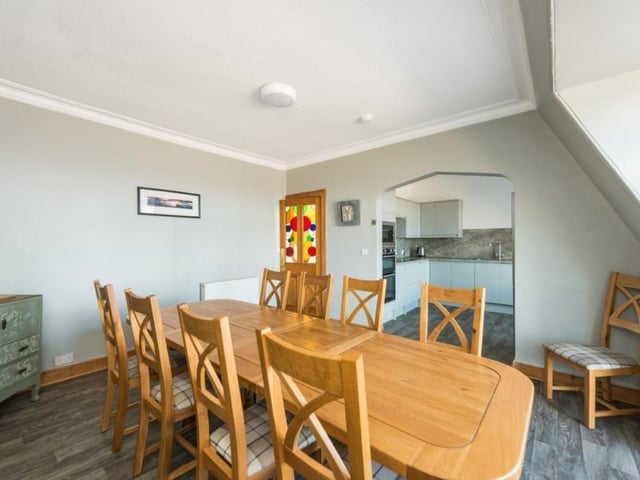 Dining room.