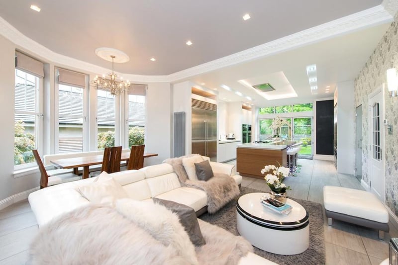 Open plan living room / dining room / kitchen.