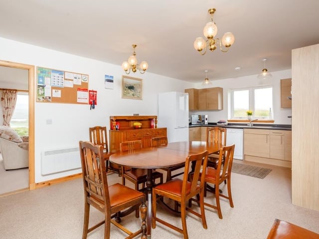 Dining kitchen.