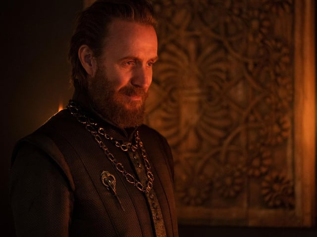 Otto Hightower (Rhys Ifans) is Hand of the King to Viserys I Targaryen and father to Alicent Hightower. A powerful and clever man, he has a bitter rivalry with Prince Daemon Targaryen.