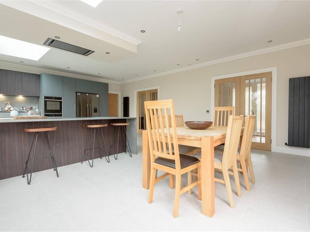 Kitchen / dining room.