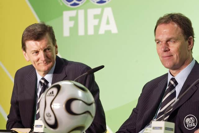 Heads of FIFA Technical Study group, Roxburgh and German Holger Osieck in 2006.