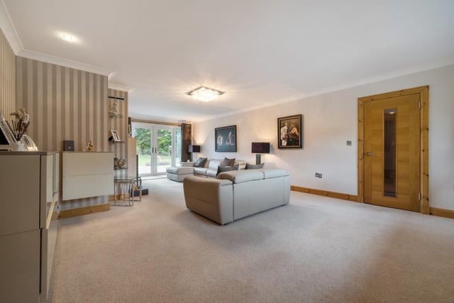Sitting room.