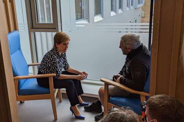 The First Minister met with patients at the state of the art facility at Kirkcaldy's Victoria Hospital