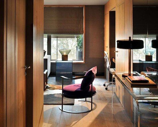 "From the minute you step into this gorgeous boutique hotel, you feel very much at home. A cozy and modern hotel located in a beautiful neighbourhood, 10 minutes walk to Hyde Park, Harrods and the Knightsbridge shopping district."