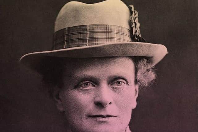 Medical pioneer Elsie Inglis was due beccome the first woman to be honoured with a statue on Edinburgh's Royal Mile.