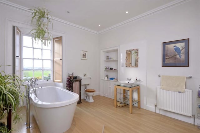 Master bedroom en-suite.