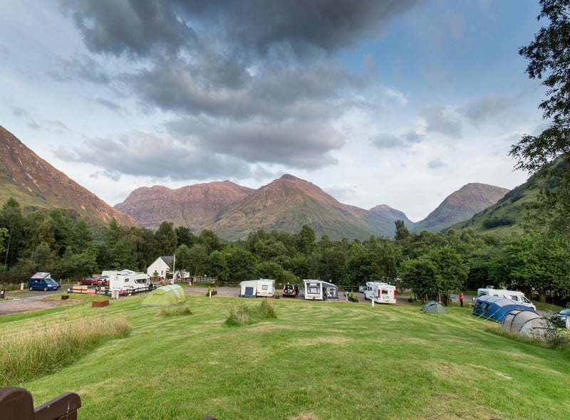 With no less than eight munroes in the vicinity, the Glencoe Camping and Caravanning Club Site is perfect for walkers and offers incredible mountain views from every pitch. The Glencoe National Trust for Scotland Visitor Centre is a short walk from the site, while there are loads of activities to enjoy nearby, from golfing to canyoning.
