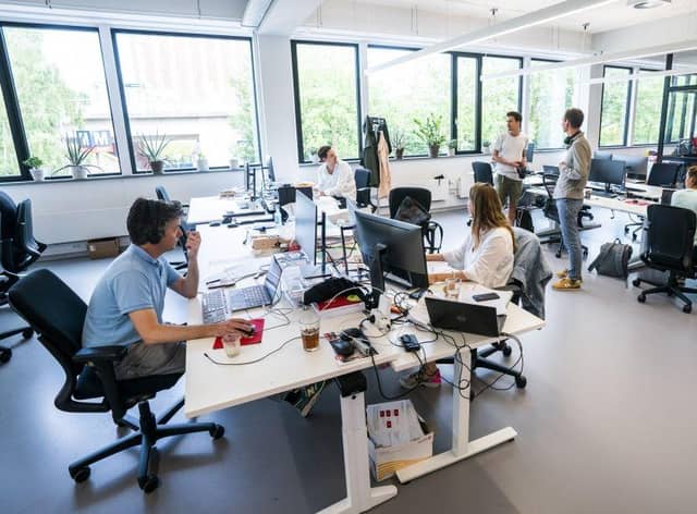 Small and medium-sized enterprises (SMEs) in Scotland are confident of sales rising in the current quarter.