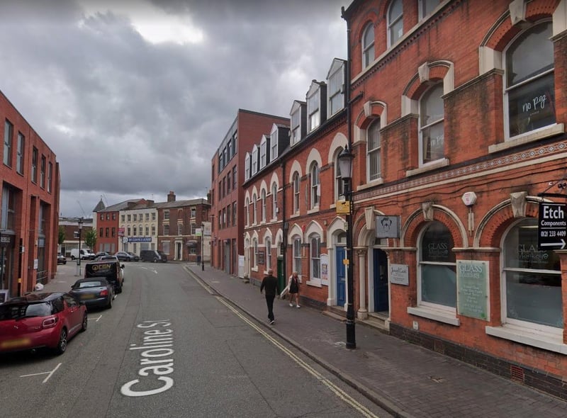 As the name suggests, you'll find more than a few jewellery shops here, but also some cosy eating and drinking venues.