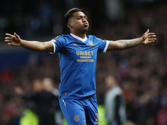 Red Star tamed the Buffalo in the first half and Morelos' attempts at goal were easily taken. Still found dangerous positions as well as mucking in defensively but not as powerful or combative as recent times or even last week.