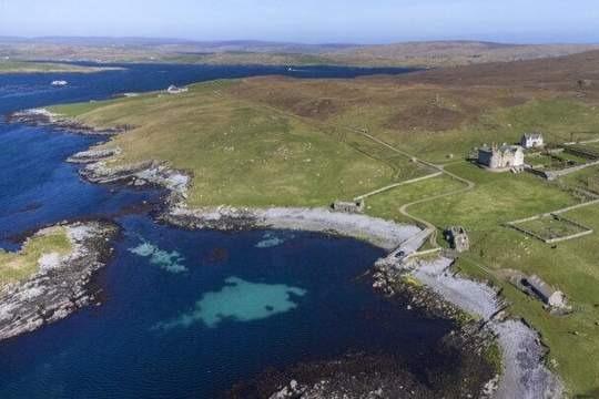This Scottish island, which includes a 17th-century mansion, is currently on sale for over £1.75 million. Vaila is a 757-acre landmass that is part of the Shetland Archipelago, boasting stunning cliffs, caves and pebble beaches. Since 2000, it has also been home to a Sperm Whale skeleton nicknamed “Bony Dick” in reference to “Moby Dick.”