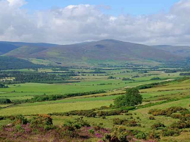 Finzean is a rural community located up in Aberdeenshire which is pronounced like "fingin" i.e., it rhymes with the word "minging" (Scots for 'disgusting').