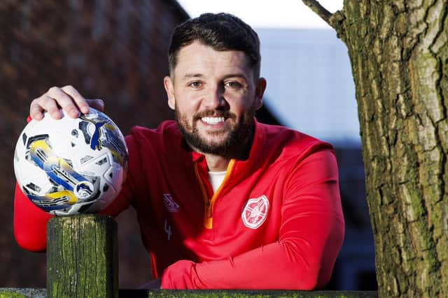 Craig Halkett has signed a new contract with Hearts.