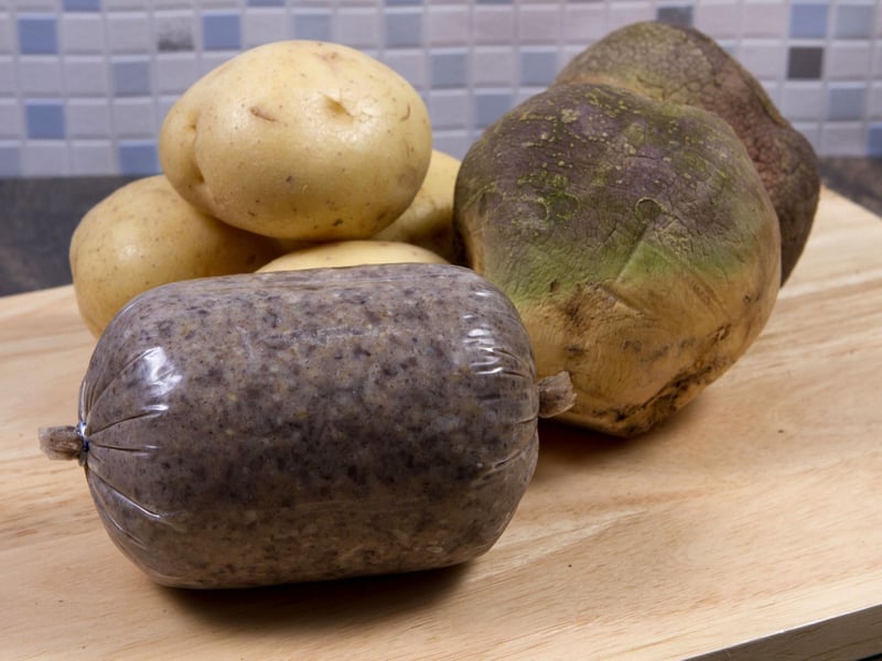 No Burns Supper is complete without a recitation of 'Address to as Haggis', following the piping in of the "great chieftain o' the pudding-race". It was a popular meal among Scotland’s poor rural folk during Burns' lifetime, leading the poet to immortalise the thrifty dish in verse.