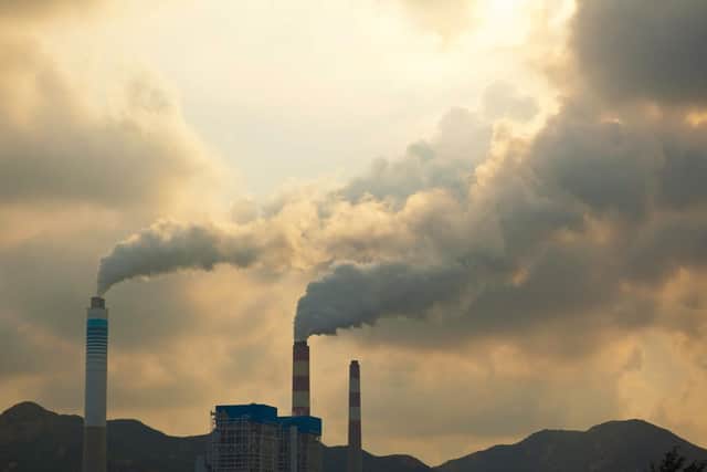 Air pollution is largely expected to worsen in warmer weather conditions. Photo: V2images / Getty Images / Canva Pro.