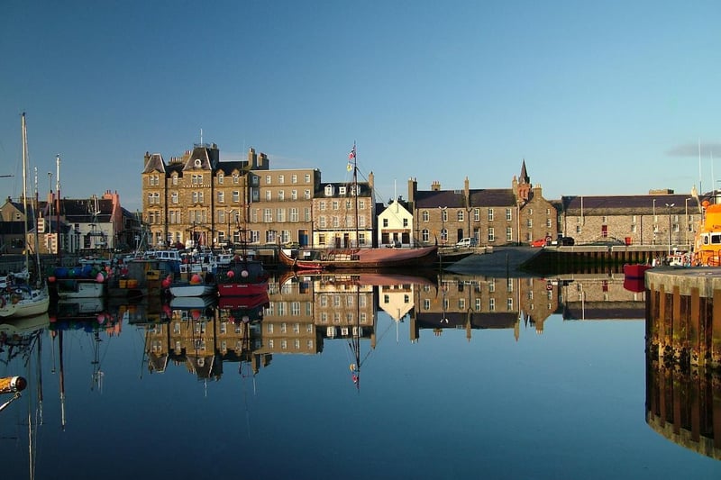 Looking out across the harbour of the Orkney Islands’ largest town, the Kirkwall Hotel is just a short walk from the main shopping area and features a restaurant and bar.