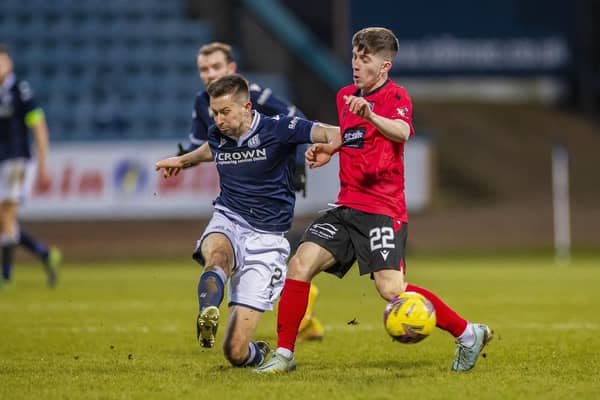 Dundee got the better of Queen's Park in a massive match at the top of the cinch Championship.