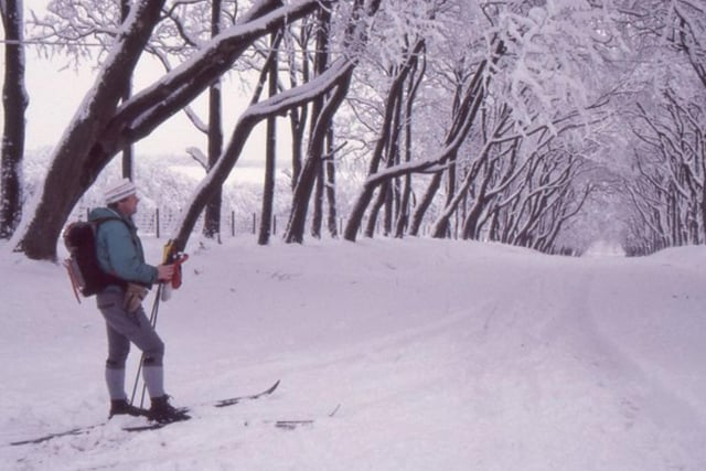 Here's another throwback, skiing in Bavelaw back in 1989 - Bavelaw Castle is a historic building located in the City of Edinburgh Council area north of the Pentland Hills - some things never change as skiers and sledge enthusiasts still grace the Edinburgh hills every year there's enough snow for it.