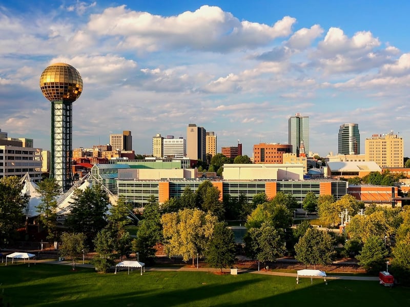 The City of Knoxville government reports that the city was incorporated in 1815 when it was named after Henry Knox, President Washington’s War Secretary. Knox itself is an old Scottish surname and it is linked to the Gaelic word ‘cnoc’ which means a ‘small hill’.