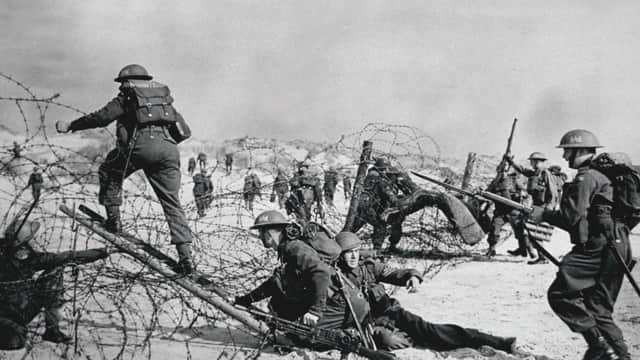 Rutger Bregman says in close-up fighting most soldiers never fire their guns PIC: Hulton Archive / Getty Images