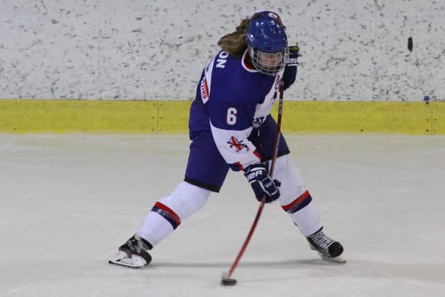 Beth Scoon plays ice hockey for Team GB.